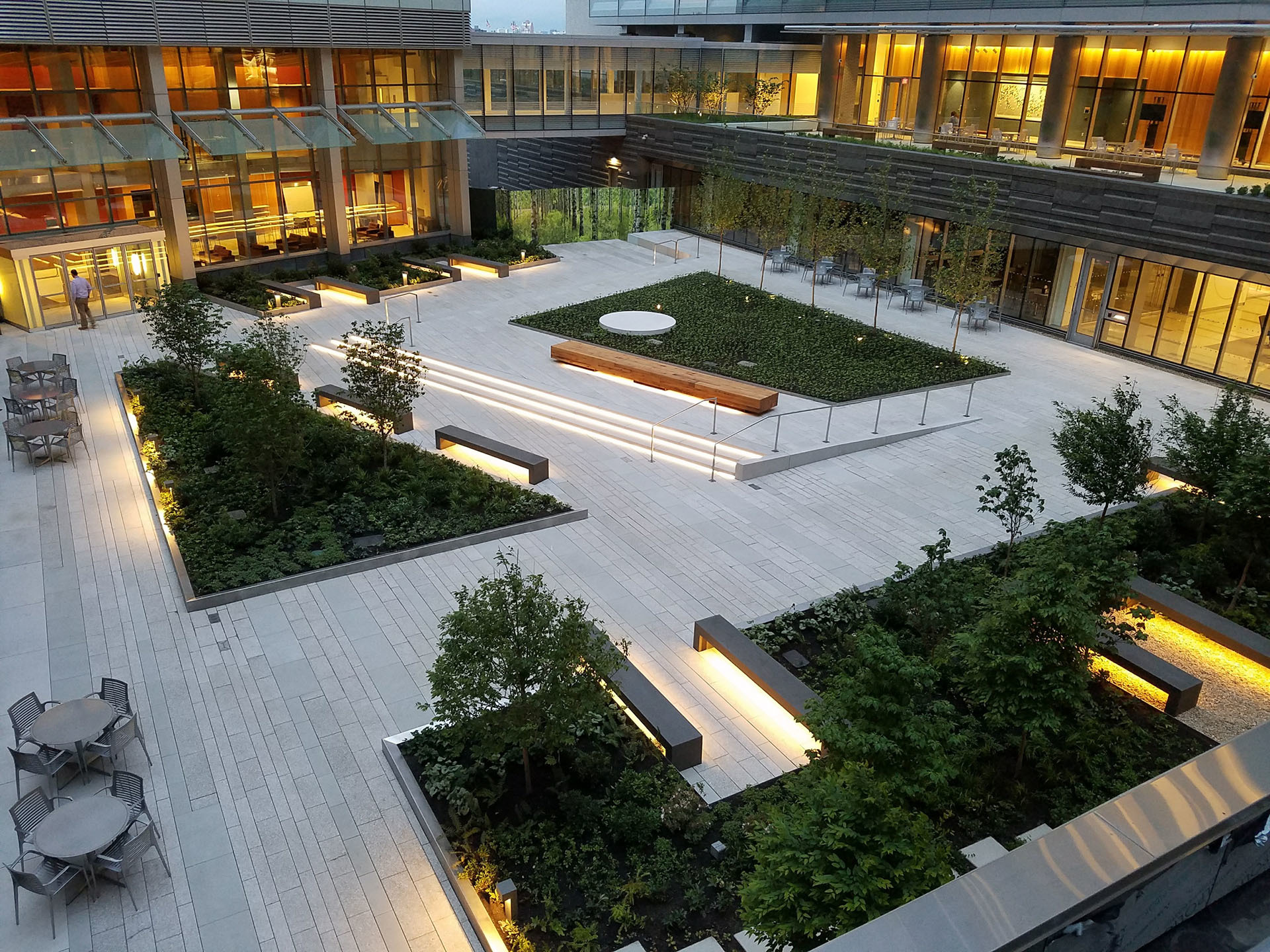 Smillow-Courtyard3