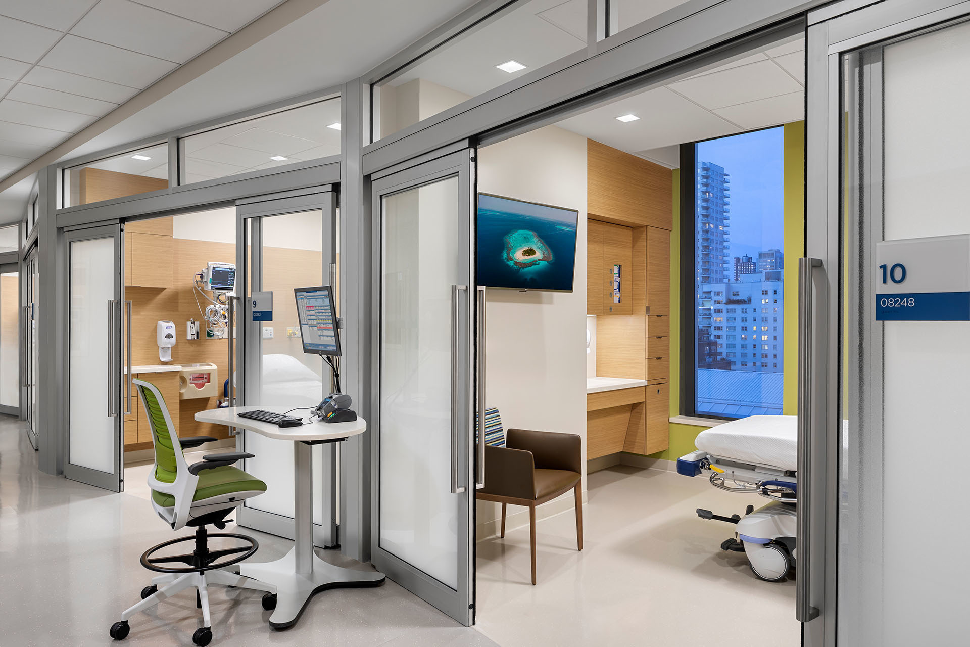 MSK-Koch-Center-for-Cancer-Care_Int-PACU-Corridor_Copyright-Andrew-Rugge